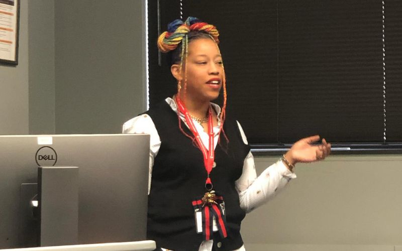 Dr. Brandy Shumake presenting her research.